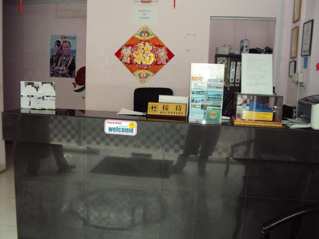 Kinabalu Borneo Hotel Kota Kinabalu Ngoại thất bức ảnh